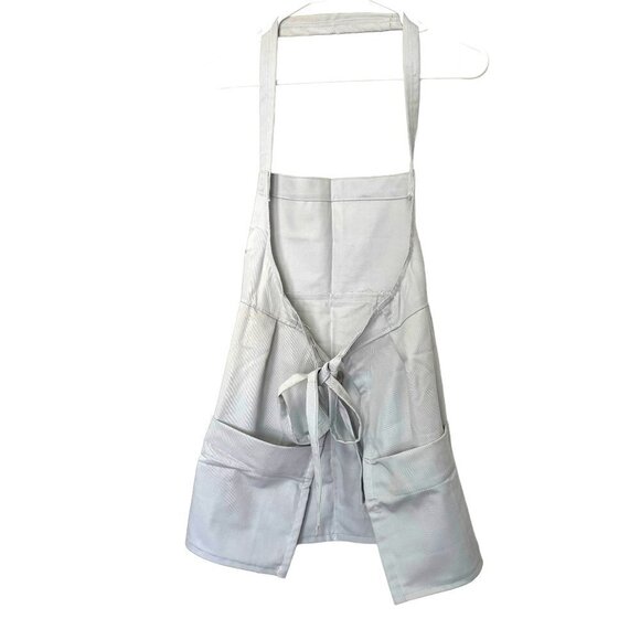 NWOT Bib Apron with 4 Large Pockets Pale Gray Server Garden Kitchen Cooking New - Picture 2 of 3